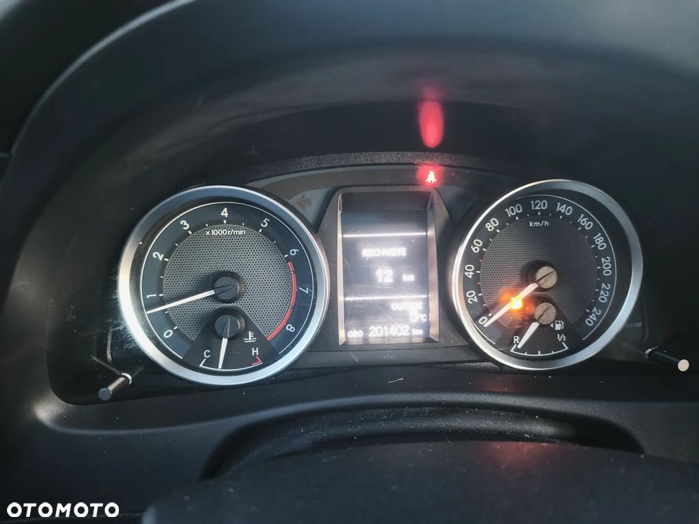 Toyota Avensis - 25