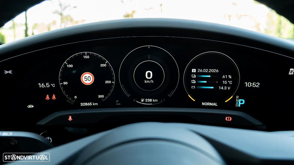 Porsche Taycan Standard - 31