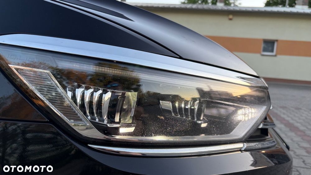 Volkswagen Passat Variant 2.0 TDI SCR DSG Business - 18