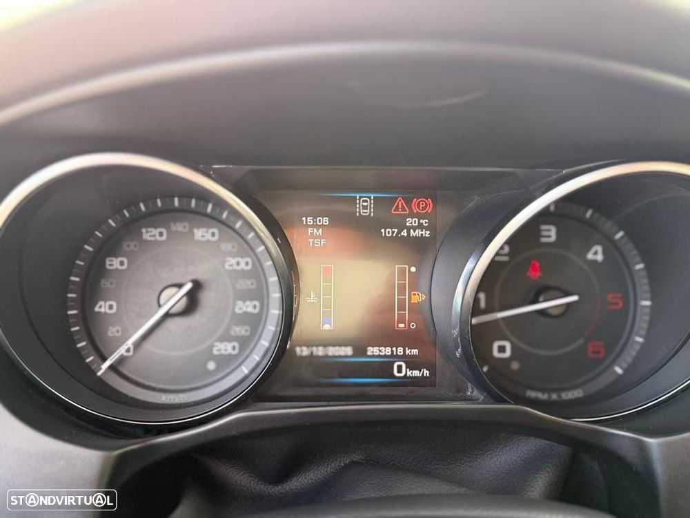 Jaguar XE 2.0 D Pure - 17
