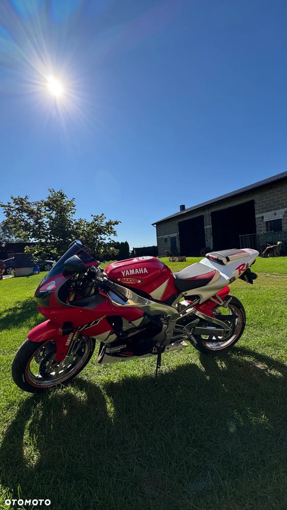 Yamaha YZF - 1