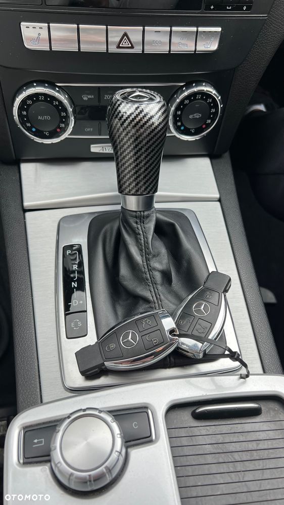 Mercedes-Benz Klasa C 180 T CGI Automatik BlueEFFICIENCY Avantgarde - 17