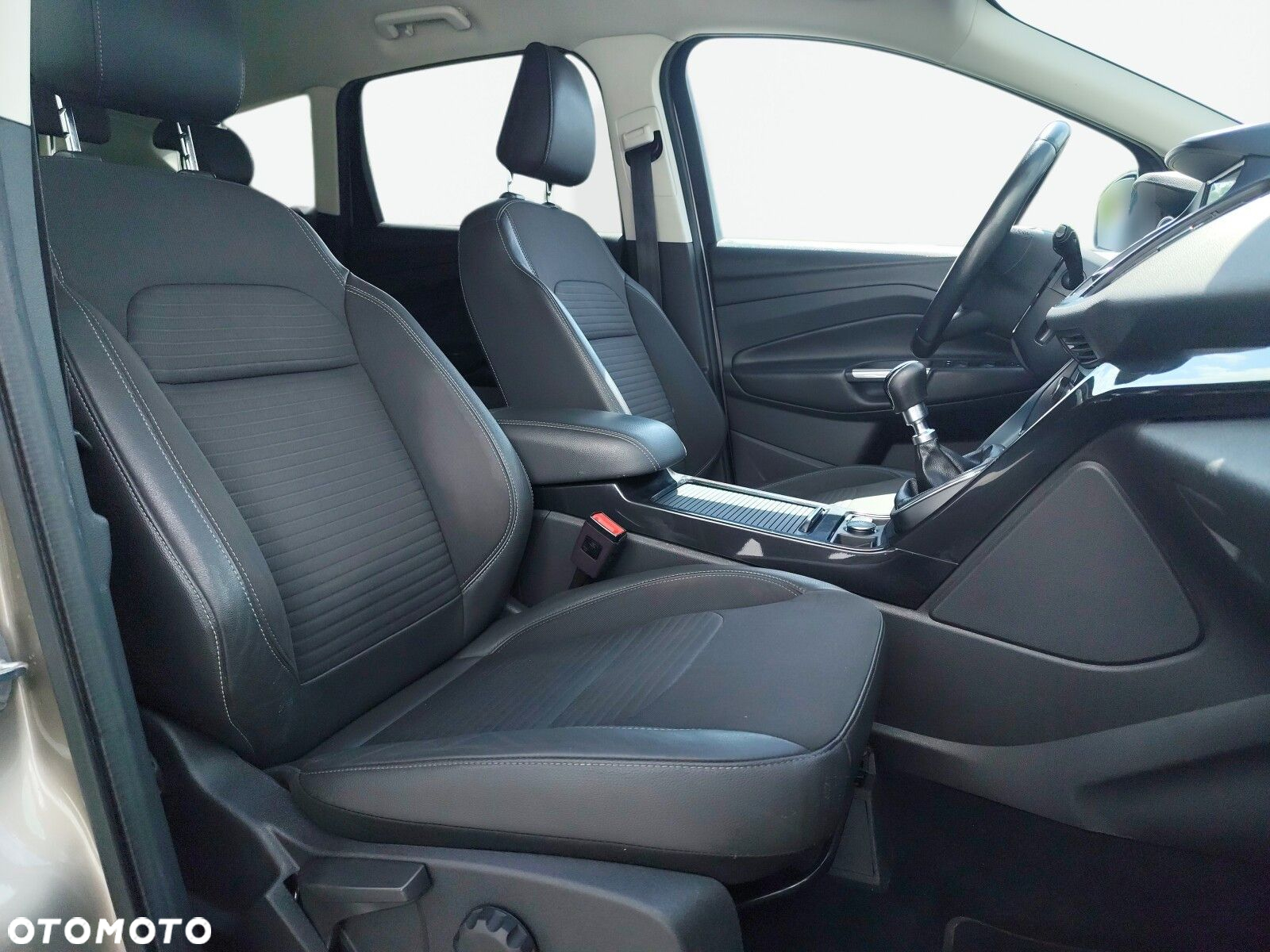 Ford Kuga - 21