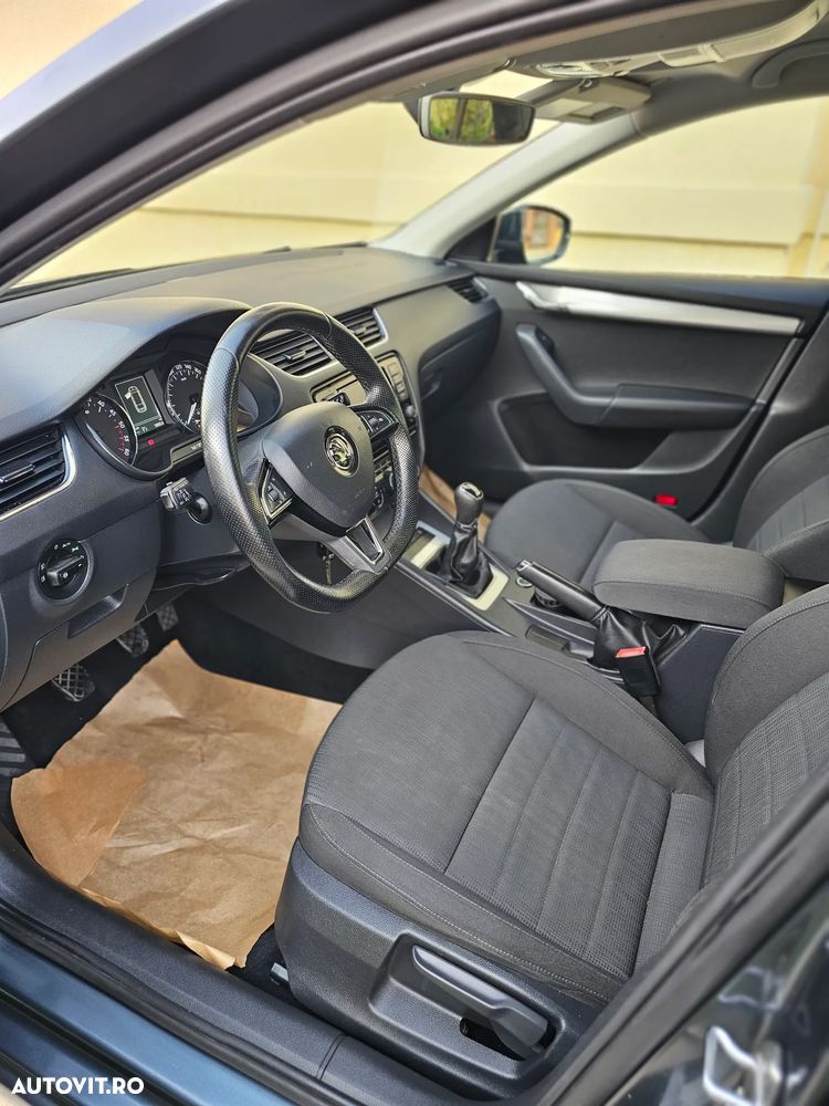 Skoda Octavia 2.0 TDI 4X4 ELEGANCE - 6