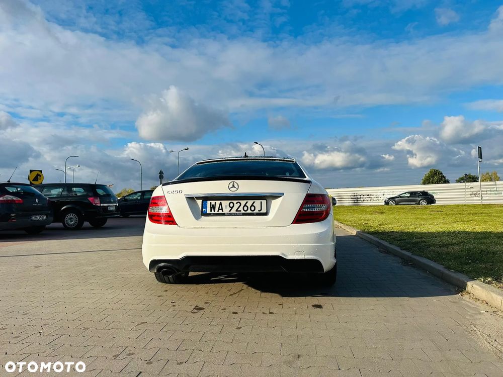 Mercedes-Benz Klasa C 250 CGI BlueEff Sport - 7