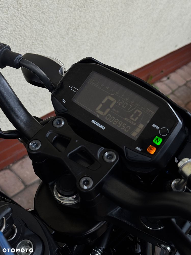 Suzuki GSX - 7