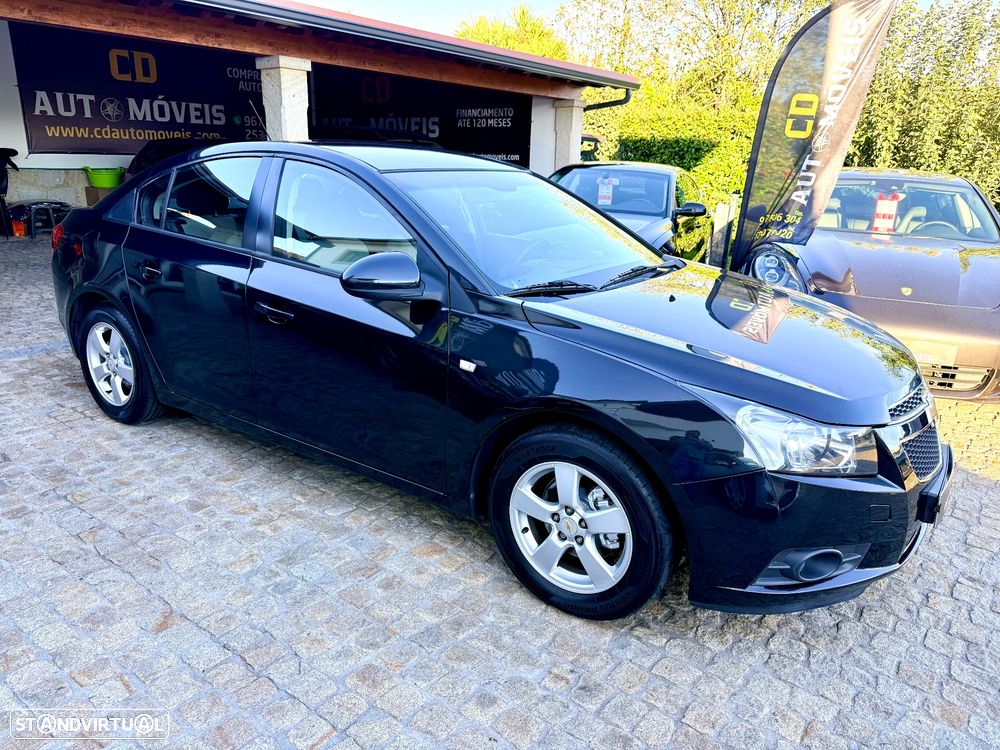 Chevrolet Cruze 1.6 LS - 32