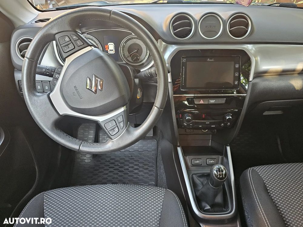 Suzuki Vitara 1.0 Passion - 10