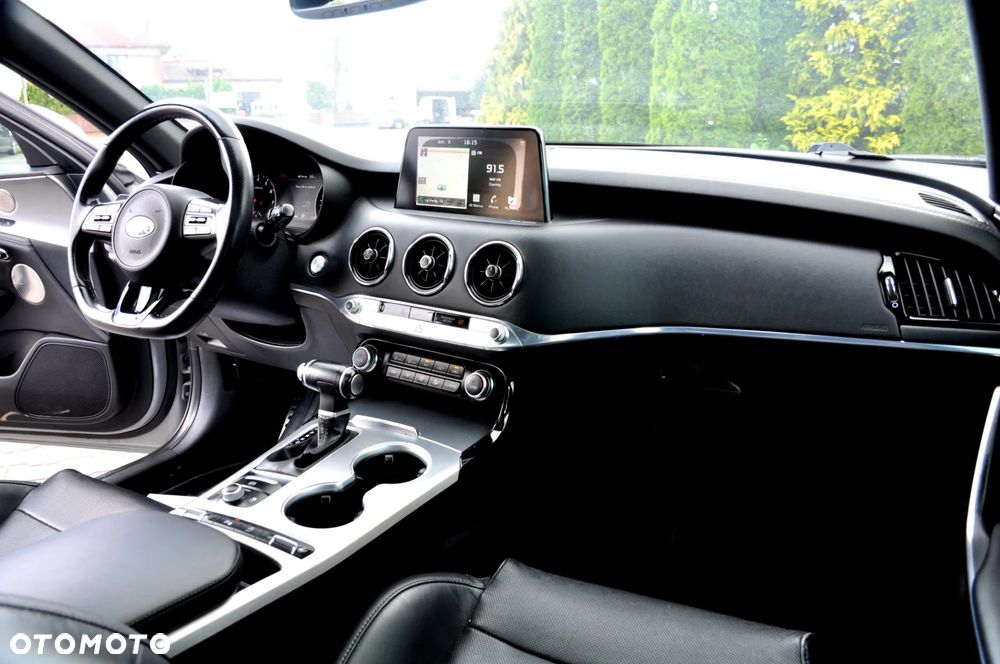 Kia Stinger - 23