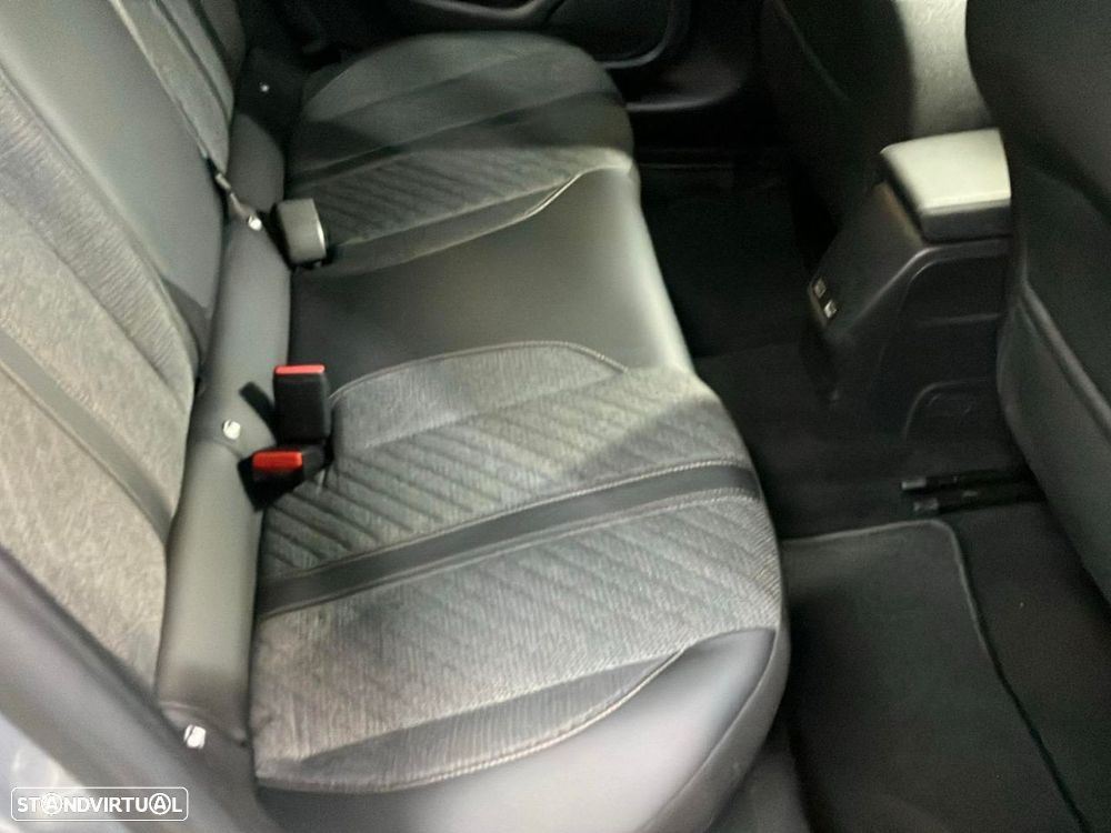 Peugeot 208 1.2 PureTech Allure - 17