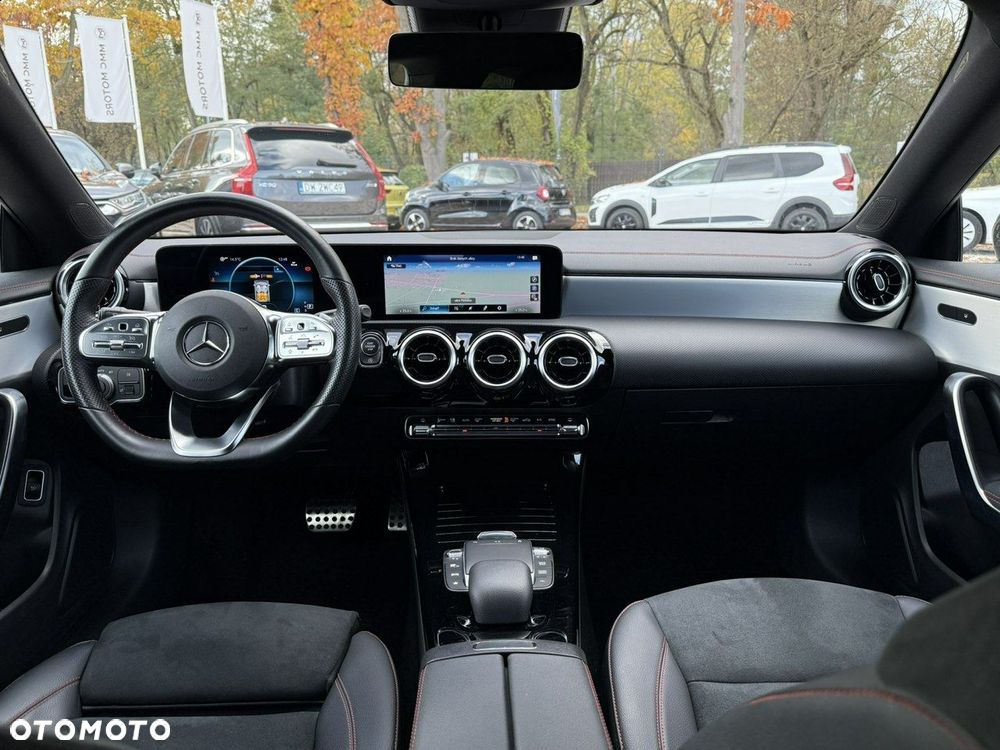 Mercedes-Benz CLA 180 AMG Line 7G-DCT - 22