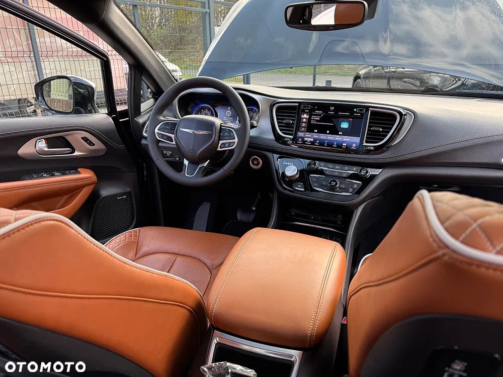 Chrysler Pacifica - 6