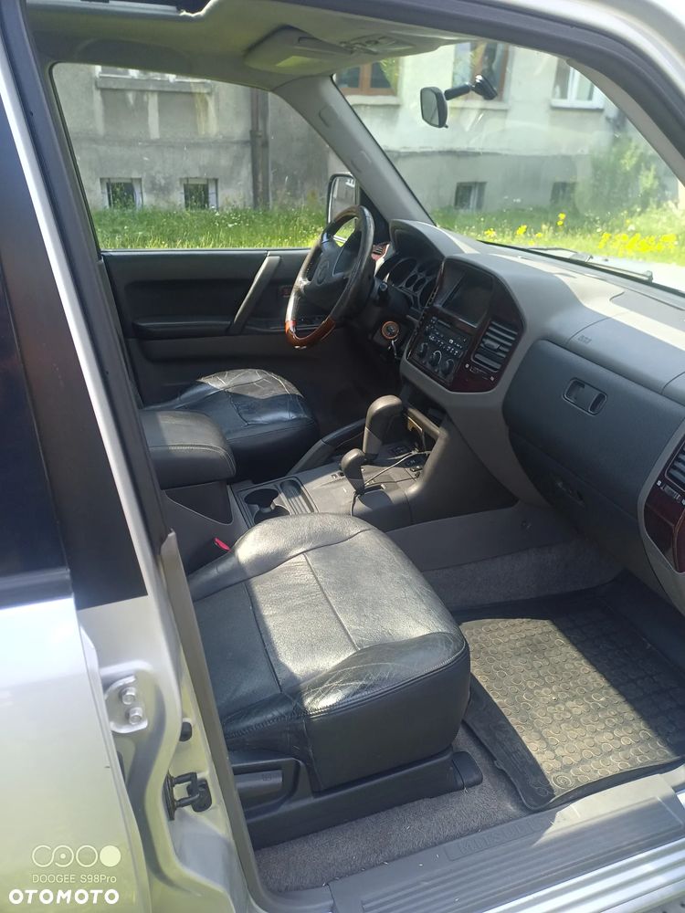 Mitsubishi Pajero 3.5 V6 GDI Elegance - 5