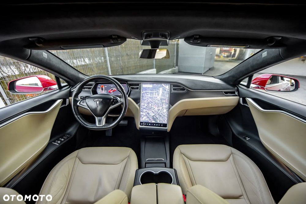 Tesla Model S - 27