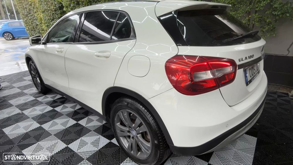 Mercedes-Benz GLA 180 CDI Urban - 5