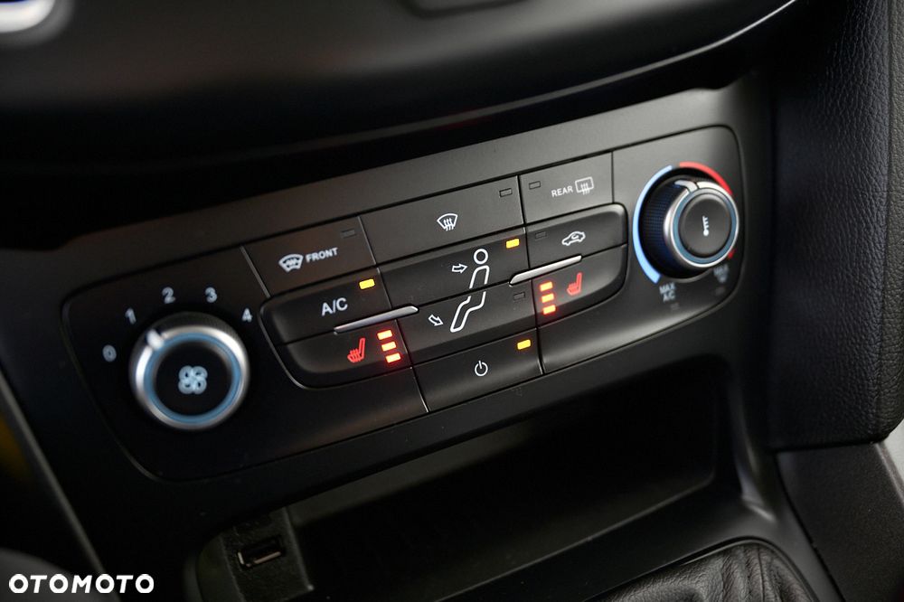 Ford Focus 1.5 TDCi Titanium ECOnetic ASS - 37