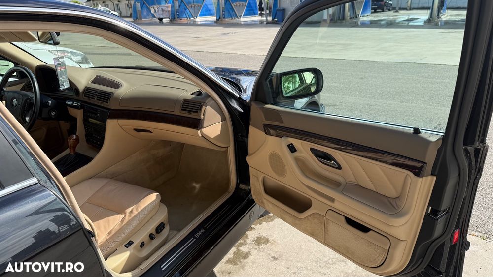 BMW Seria 7 - 22