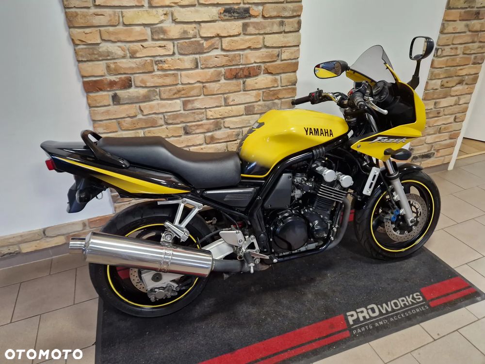 Yamaha FZS - 2