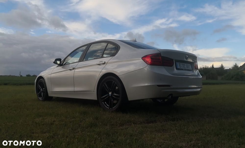 BMW Seria 3 318d DPF - 3