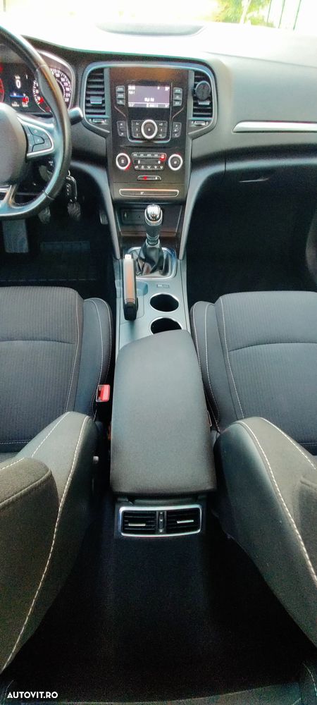 Renault Megane TCe 140 GPF Zen - 12