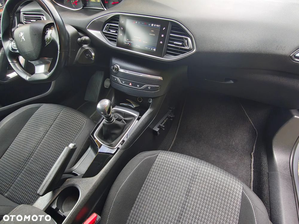 Peugeot 308 1.5 BlueHDi Allure S&S - 16