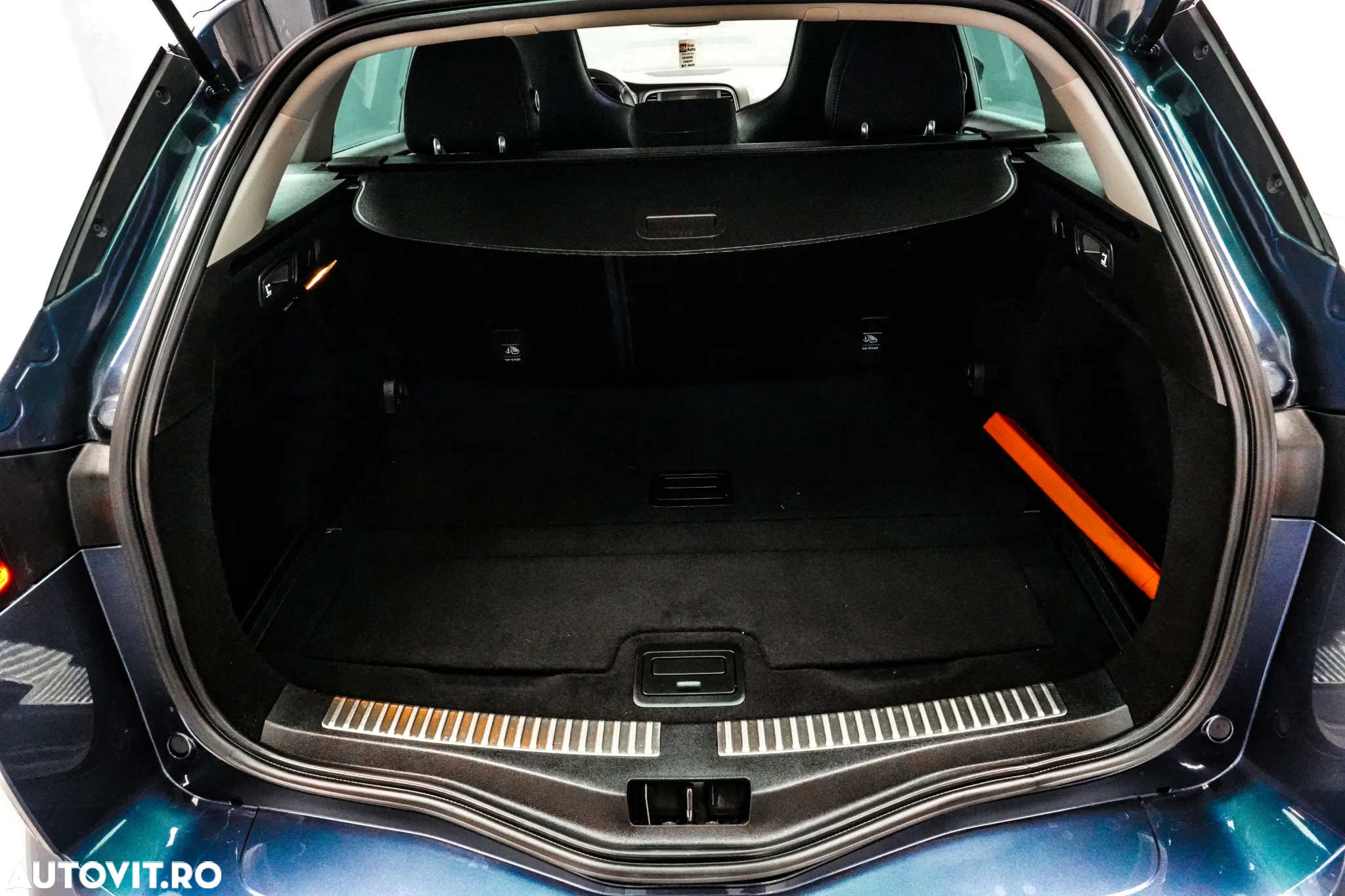 Renault Megane ENERGY dCi EDC GT - 32