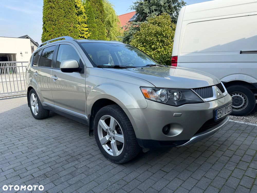 Mitsubishi Outlander - 4