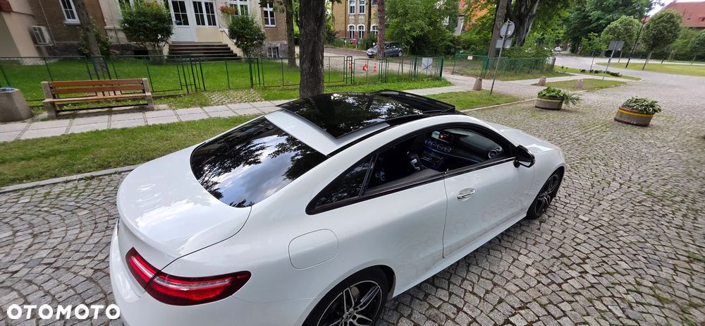 Mercedes-Benz Klasa E 220 d 4-Matic 9G-TRONIC - 29