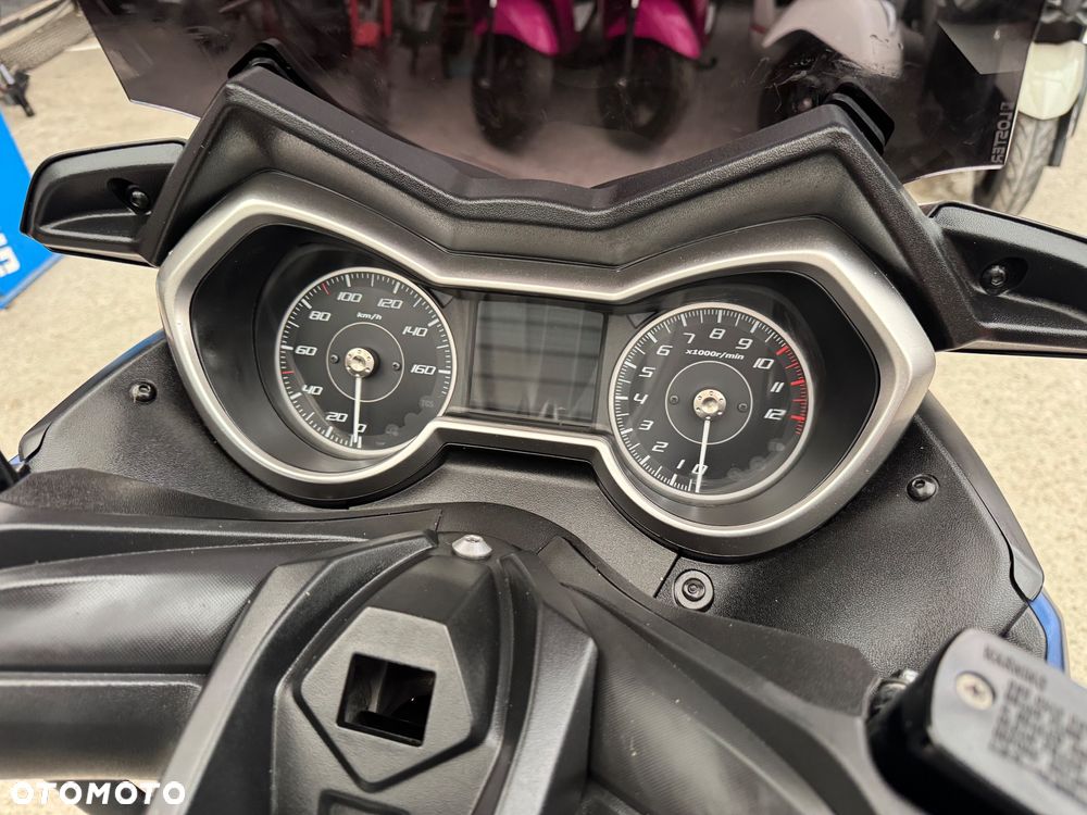 Yamaha X-max - 9