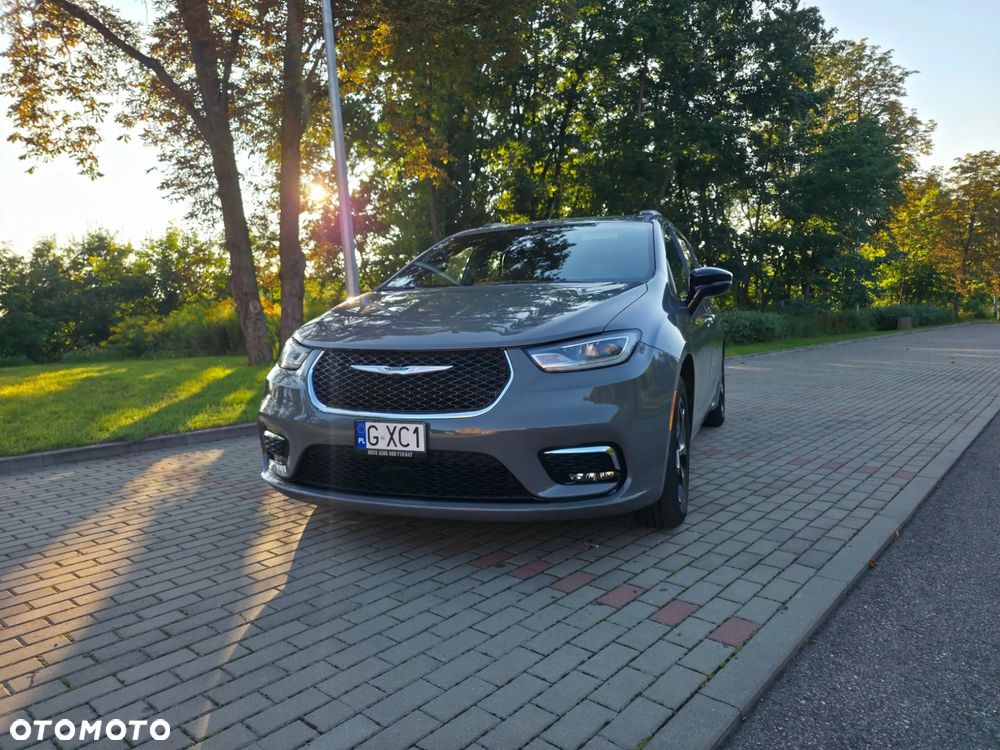 Chrysler Pacifica - 4
