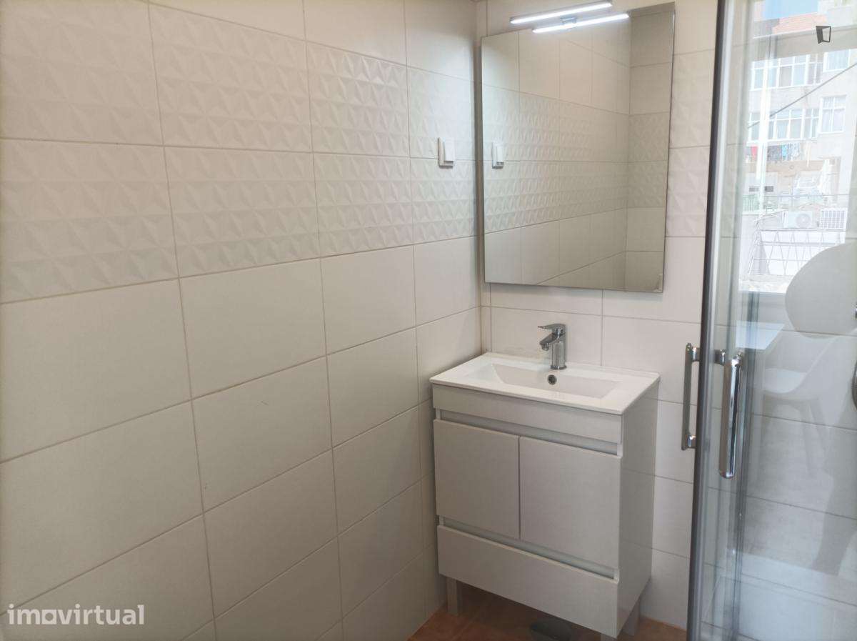 Quarto - localizado em Alameda Lisbon - Grande imagem: 3/16