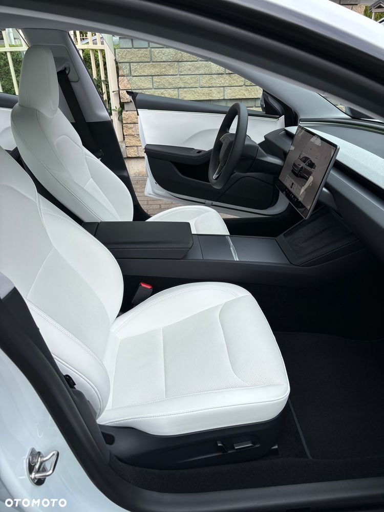 Tesla Model 3 - 15
