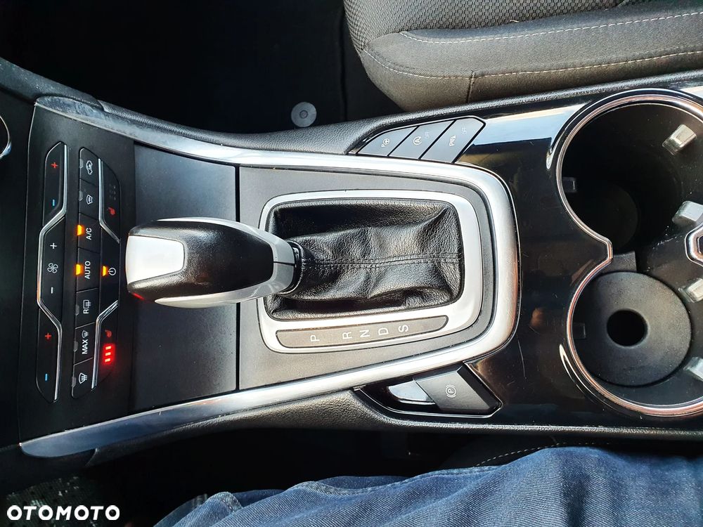 Ford S-Max 2.0 TDCi Titanium PowerShift - 8