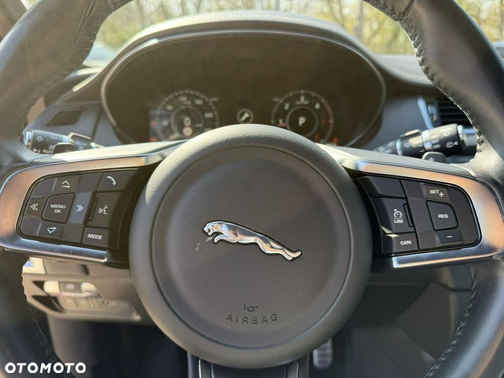 Jaguar E-Pace - 29