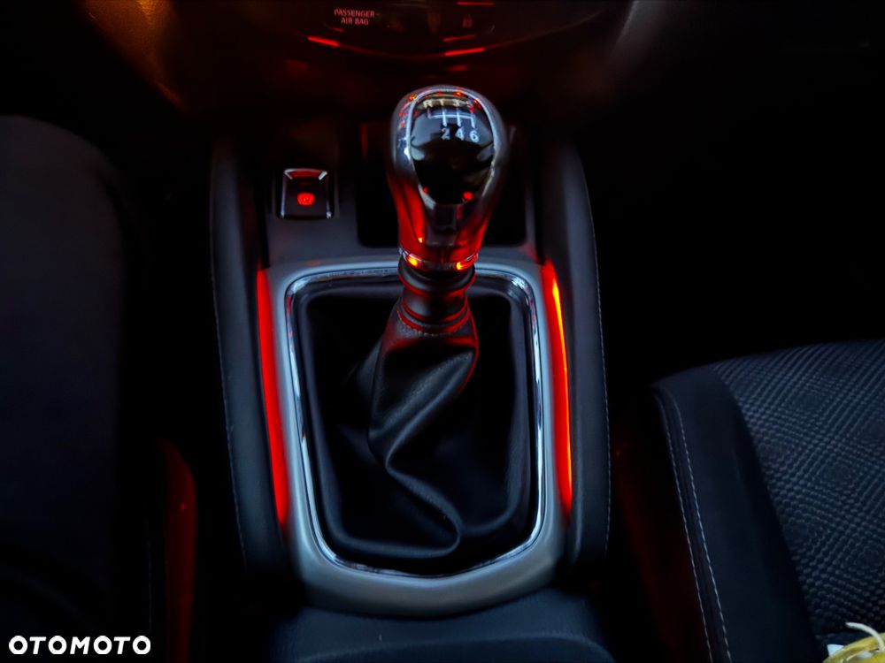 Nissan Qashqai 1.6 DIG-T N-Connecta - 10