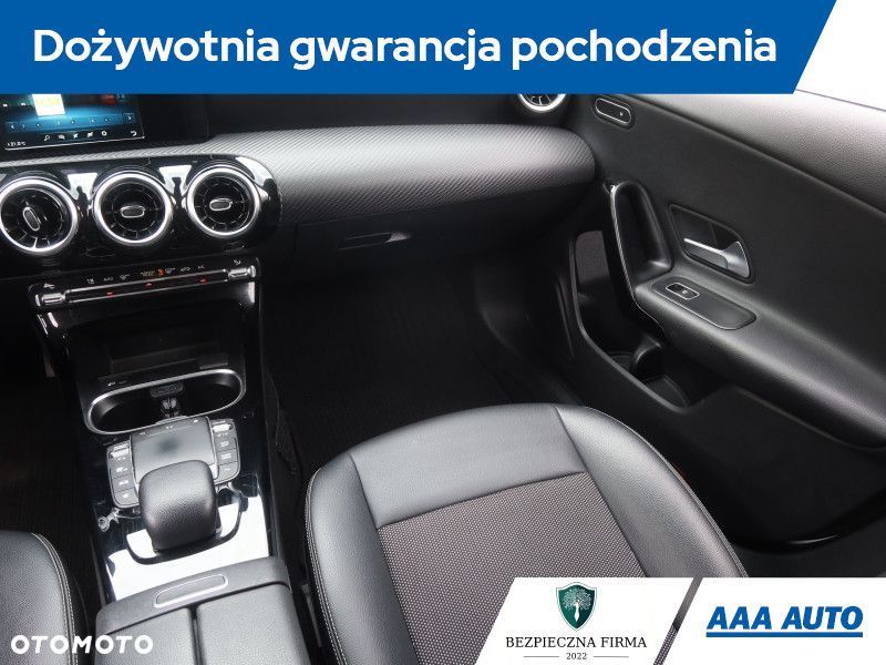 Mercedes-Benz CLA - 10