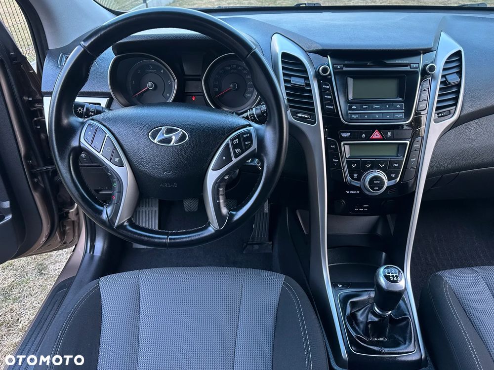 Hyundai i30 1.6 CRDI Trend - 27