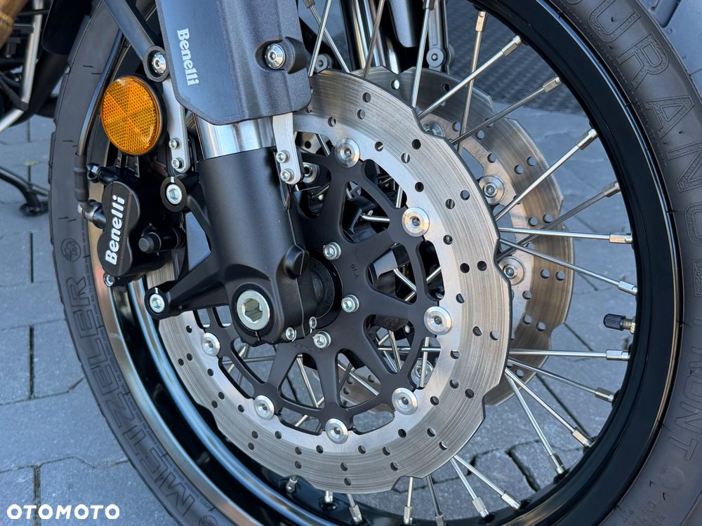 Benelli TRK 502X - 19