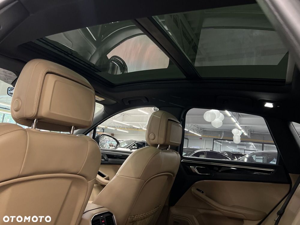 Porsche Macan S - 31