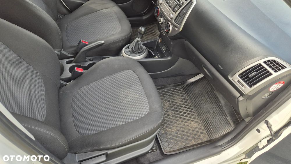 Hyundai i20 1.2 Classic - 32
