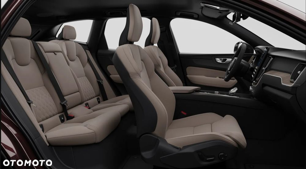 Volvo XC 60 B5 B AWD Plus Dark - 4