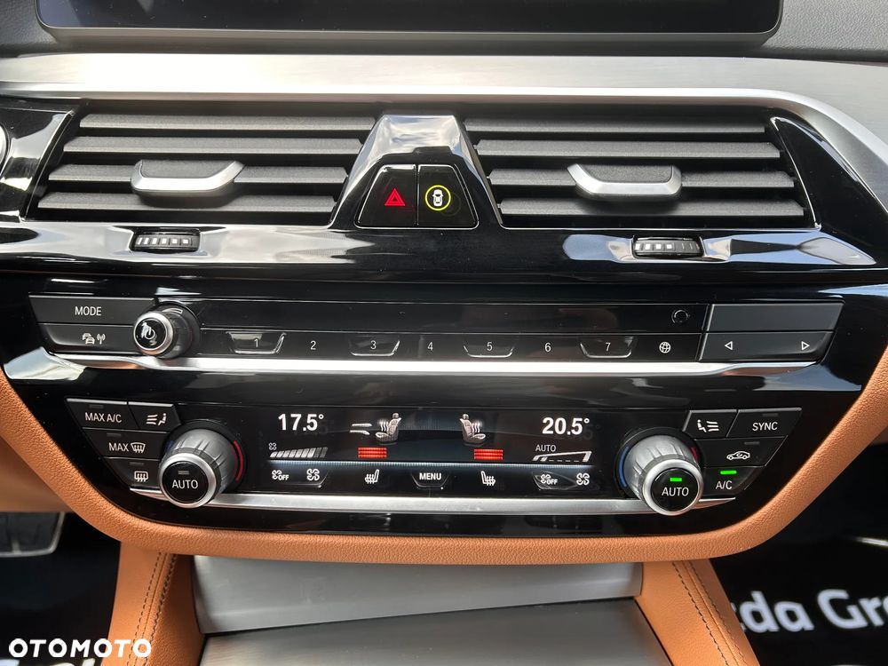 BMW Seria 5 530d xDrive mHEV M Sport sport - 32