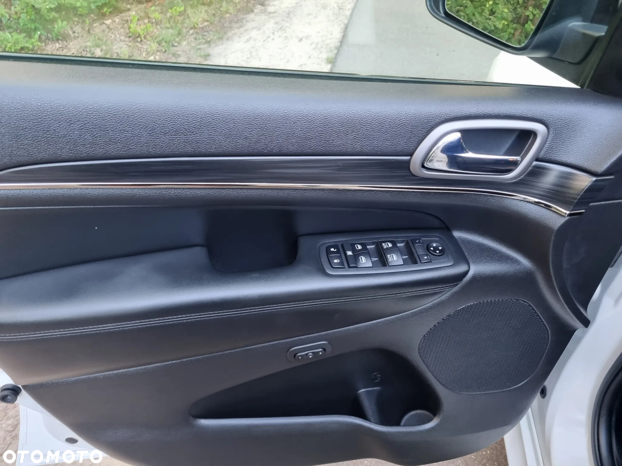 Jeep Grand Cherokee - 20