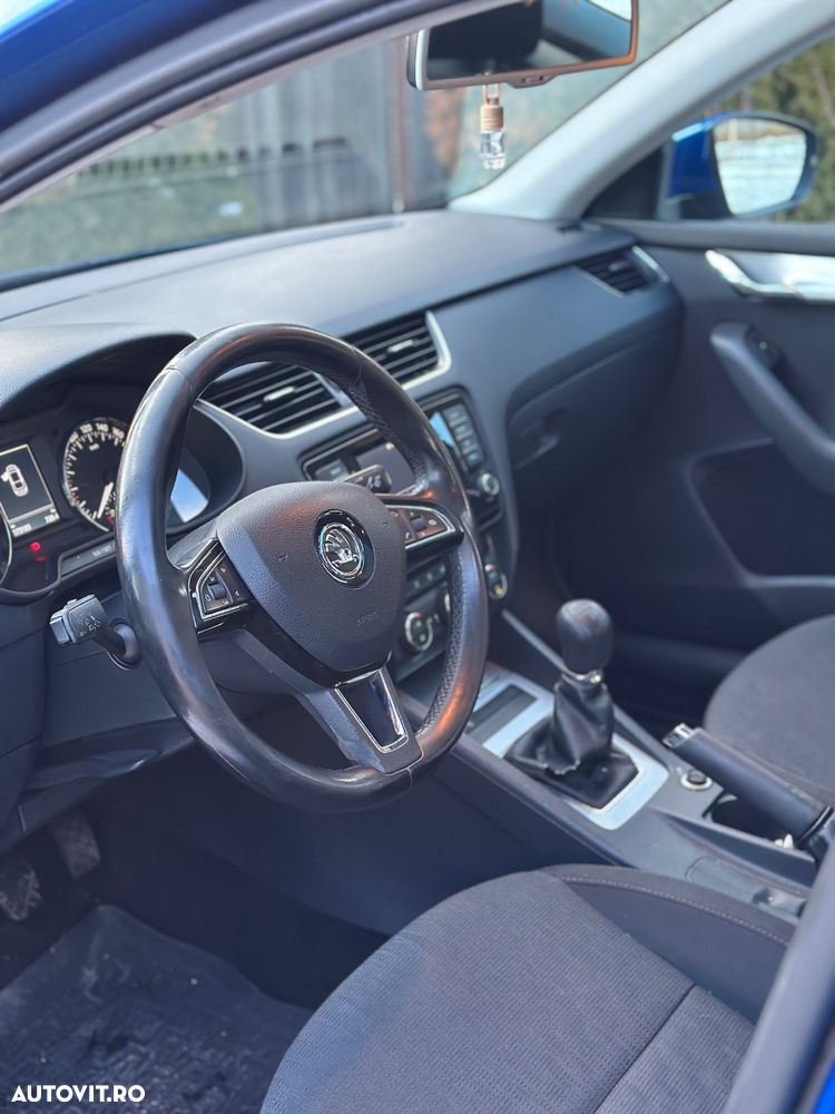 Skoda Octavia 2.0 TDI ELEGANCE - 9