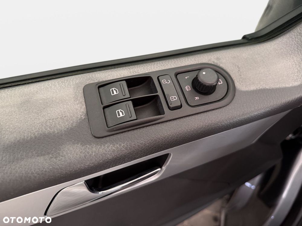 Volkswagen Multivan - 18