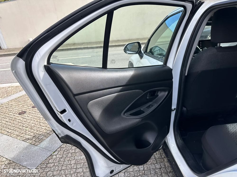 Toyota Yaris Cross 1.5 HDF Luxury - 13