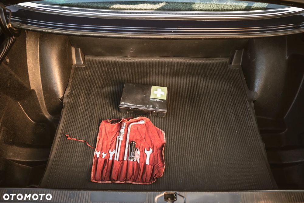 Mercedes-Benz W123 - 38