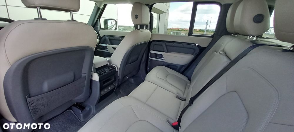 Land Rover Defender 3.0 D300 mHEV X-Dynamic SE - 8