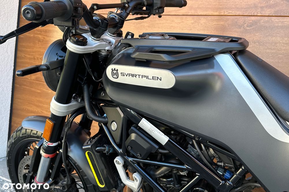 Husqvarna Svartpilen - 18