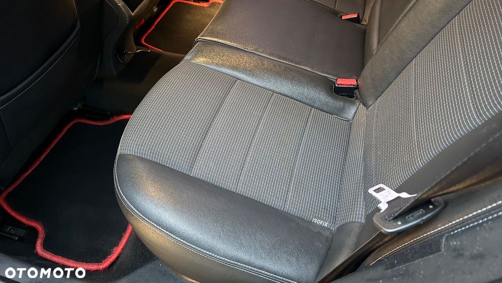 Renault Megane TCe 180 GT - 27